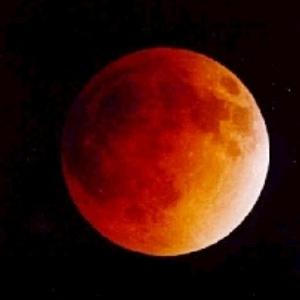 Luna de oto&ntilde;o en eclipse invisible